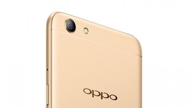 <b>Oppo A77 este acum oficial: Smartphone cu cameră frontală de 16 MP, 4 GB RAM, procesor MediaTek</b>Pe piață debutează astăzi succesorul lui Oppo A57 și anume A77 pe care îl vedeți mai jos. Noul telefon vine cu o cameră frontală de 16 megapixeli pentru selfie-uri spectaculoase, cu 4 GB memorie RAM și cu un procesor MediaTek. Avem parte și de o cameră 