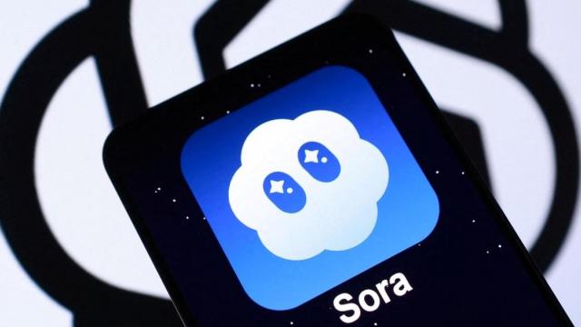 <b>Sora de la OpenAI este acum disponibilă şi pe Android</b>După ce Sora a făcut senzaţie pe iOS, acum ajunge şi pe Android. Aplicaţia de generare de video-uri folosind AI este acum disponibilă pe telefoanele cu SO-ul Google şi a fost confirmată in Play Store în ţări ca SUA, Japonia, Canada, Taiwan, Vietnam