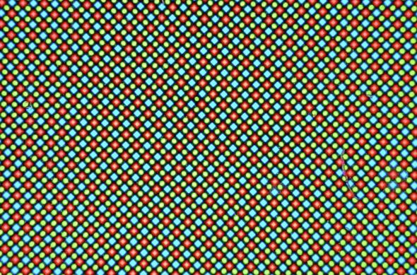 Luminozitate display Motorola RAZR 2022 și ecranul văzut la microscop: Motorola-RAZR-2022_001.jpg
