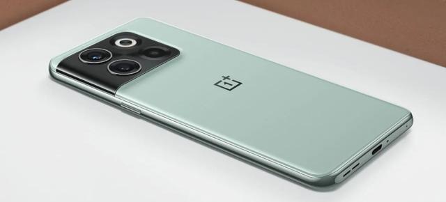 Turul Magazinelor #1229: OnePlus 10T sub 3000 lei, monitoare de gaming şi productivitate la reducere sau resigilate