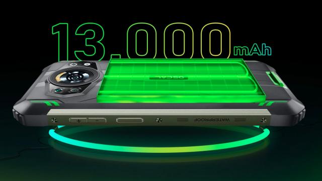 <b>Oscal S80 devine oficial! Smartphone robust cu baterie de 13000 mAh, rezistent la apă, șocuri și cu certificare militară</b>Dacă vă amintiți, cu doar câteva săptămâni în urmă v-am informat prin intermediul unui articol legat de un nou smartphone robust cu baterie uriașă și anume Oscal S80. Acum a venit și momentul lansării, pe final de iarnă, iar telefonul sună