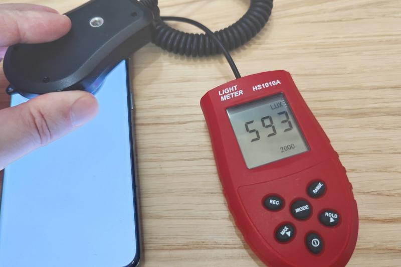 Luminozitate display OnePlus 11 și ecranul văzut la microscop: OnePlus-11_003_2.jpg