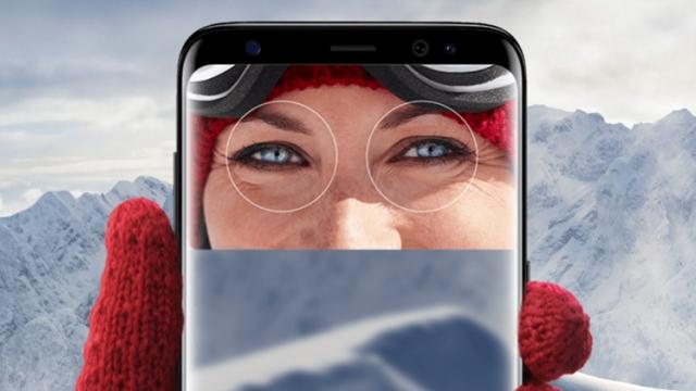 <b>Samsung Galaxy S9 se va livra cu un senzor de iris actualizat; rezoluția crește de la 2 mpx la 3 mpx</b>Apar astăzi și informații despre senzorul de iris pe care Samsung îl va aduce la bordul smartphone-urilor Galaxy S9 și Galaxy S9+, vești ce sosesc din partea publicației Korea Herald. Aceasta afirmă că noile telefoane se vor livra 