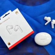 HUAWEI FreeBuds 6i Review: ANC surprinzător pentru sub 500 de lei, plus bas puternic și upgrade de autonomie