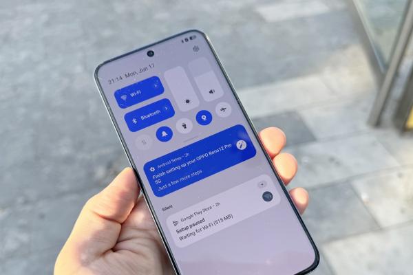 OPPO Reno12 Pro: Conectivitate cu stea în frunte, BeaconLink îi zice!