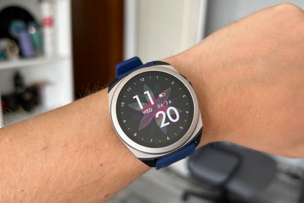 Canyon SW-83 Review: Smartwatch-ul de sub 300 de lei cu GPS integrat, corp foarte ușor și confortabil 