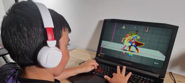 Prezentare HyperX Cloud Mini - Căști on-ear wireless pentru gameri juniori (8-12 ani), cu design Anime, compatibile cu PC-uri și console