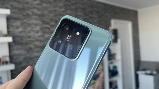 <b>Xiaomi 15 Pro are o scăpare de specificaţii şi ne luăm adio de la o funcţie trendy a camerei</b>Odată ce Qualcomm a confirmat că va ţine evenimentul de lansare a lui Snapdragon 8 Gen 4 în octombrie, era clar că va începe cursa înarmărilor cu acest CPU. Xiaomi e în pole position
