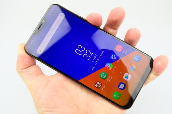 ASUS ZenFone 5z: Multimedia stereo, 24 bit, de top 5