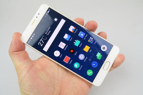 Meizu Pro 6 Plus: Display excelent, face de râs multe modele din 2018