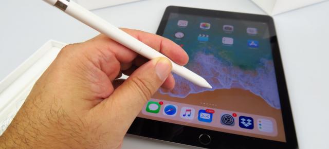 Apple iPad 9.7 (2018) Unboxing + Apple Pencil: în sfârşit un iPad de scos din cutie, satisfăcător de ţinut în mână (Video)