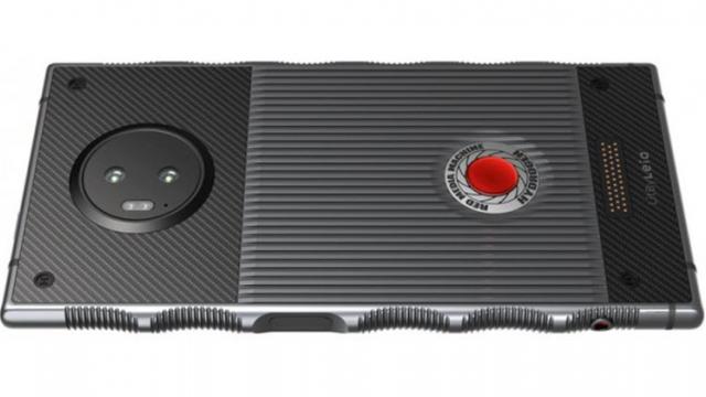 <b>RED Hydrogen One are o nouă dată asociată debutului comercial; Vine în octombrie la precomandă</b>Deși era anunțat în urmă cu mai bine de un an, smartphone-ul RED Hydrogen One încă nu este disponibil comercial datorită unui proces de producție anevoios aparent. Totuși, aflăm că vânzările ar urma să înceapă undeva prin luna octombrie