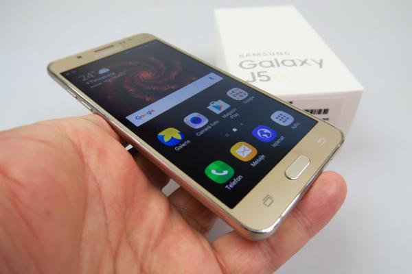 Samsung Galaxy J5 (2016) - Unboxing