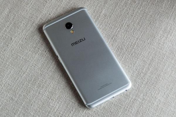 Meizu MX6 este scos din cutie; vedem fotografii cu terminalul și o comparație cu modelul Pro 6