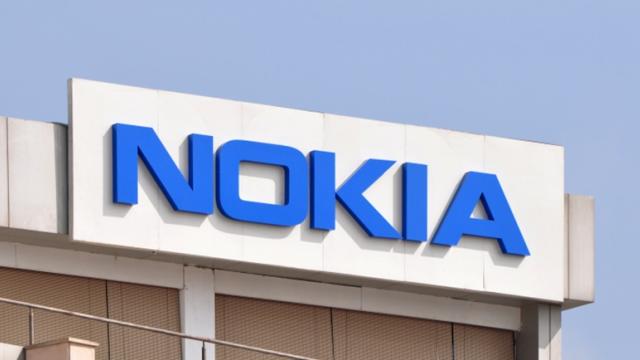 <b>Nokia şi Samsung anunţă extinderea înţelegerilor de licenţiere a brevetelor</b>Iată că acordul încheiat de către Nokia și Samsung la începutul acestui an de a împărți anumite portofolii de produse, este acum extins, ambele companii urmând a pune la bătaie propriețăti intelectuale. Cu toate că brevetele aflate la mijloc nu sunt 