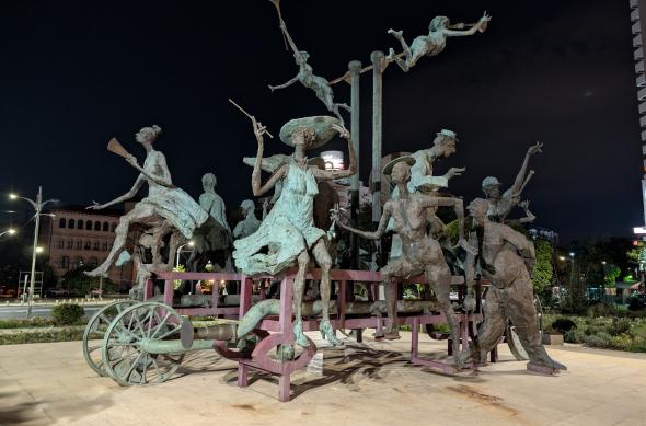 Google Pixel 10 Pro XL - Mostre Foto (seara): PXL_20250823_220957763.NIGHT.jpg