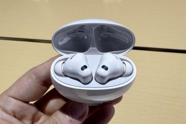 Căştile Huawei FreeBuds 7i au sosit în Europa; Când vin în România, cât costă şi impresii 