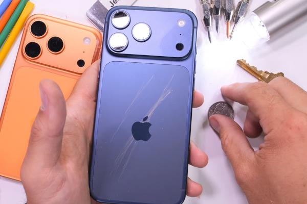 Scratchgate e real! iPhone 17 Pro și Air se zgârie foarte ușor (Video)