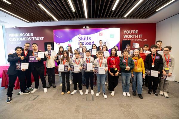 Copiii români, printre cei mai expuși la agresiuni online; școala nu știe cum să reacționeze