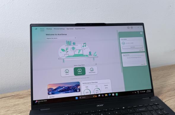Acer Swift 16 AI - Software, UI & AI: Photo 24.11.2025, 20 56 48.jpg