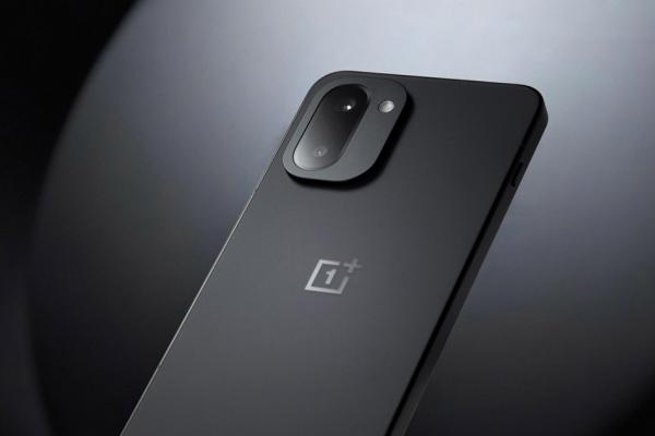 OnePlus 15R rulează jocuri la 165 Hz; Vine cu procesor Snapdragon 8 Gen 5 și kernel dedicat pentru gaming