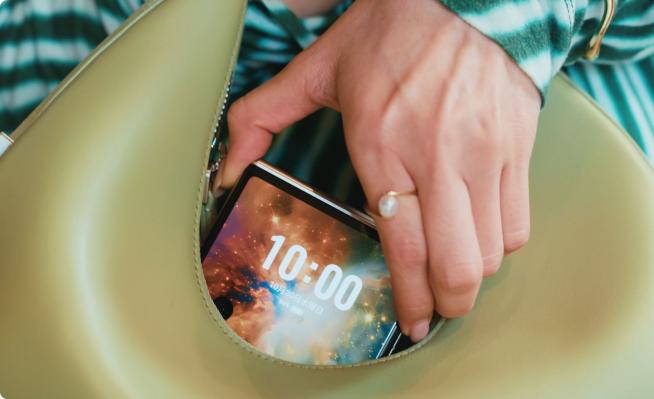 Nubia Flip 3 devine oficial: telefon pliabil cu ecran extern mai mare, procesor midrange MediaTek