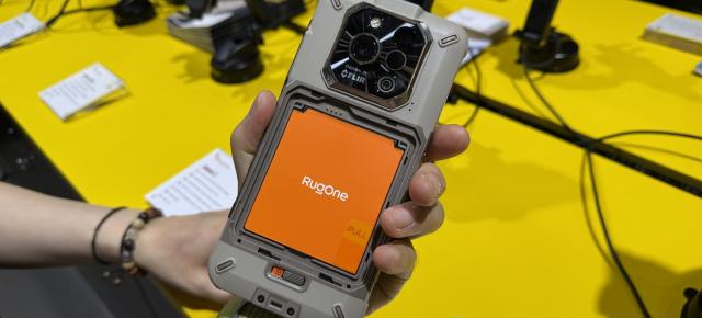 Visezi la un smartphone cu baterie detașabilă? RugOne Xever 7 și Xever 7 Pro au ajuns oficial în România, iar pentru cititori avem un cod special de reducere