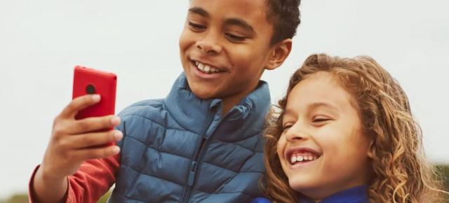 Copiii tăi sunt protejaţi de reţelele de socializare cu acest telefon nou: XPLORAONE de la HMD