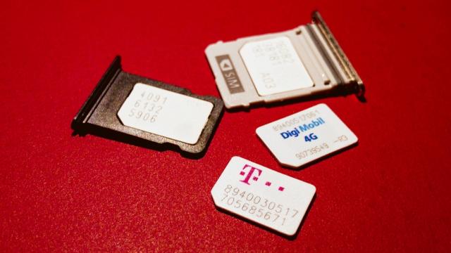 <b>TELEKOM a publicat documentul oficial privind transferul clienților PrePay în rețeaua DIGI; Iată ce trebuie să știe utilizatorii</b>Am scris deja în trecut despre începutul trecerii unor clienți prepaid TELEKOM către DIGI și primele probleme izolate de semnal apărute în tranziție. Acum, avem în sfârșit și documentul oficial complet, publicat de TELEKOM, care clarifică modul