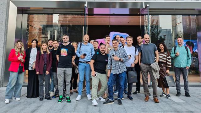 <b>Am vizitat magazinul HONOR Alpha din Shenzhen şi vă spun ce pregăteşte compania pentru 2026</b>Cu o săptămână în urmă am vizitat China pentru a vedea cele mai noi produse HONOR şi cu această ocazie m-am oprit şi la magazinul flagship HONOR Alpha din Shenzhen. A fost o ocazie bună să văd la treabă proaspăt anunţatele 