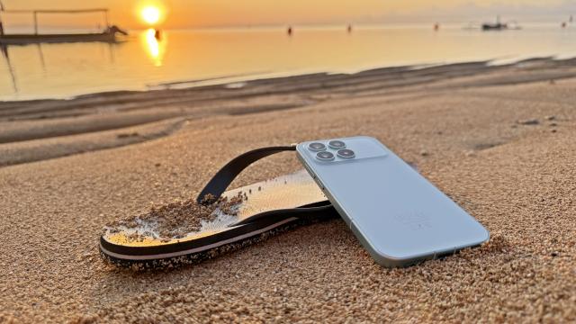 <b>POCO F8 Pro: Baterie care ține bine, pentru zboruri lungi, zile pline de fotografii în vacanța din Bali</b>Smartphone-ul POCO F8 Pro se livrează cu o baterie de 6210 mAh la bord și folosit în mare parte pentru captură foto și video (peste 500 de capturi), cât și pentru înregistrarea interviului de la evenimentul de lansare, m-a ținut fără probleme