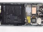 Huawei Mate 60 Pro are "componente care nu ar trebui să fie acolo"; Se pare că e şi greu de reparat (Video)