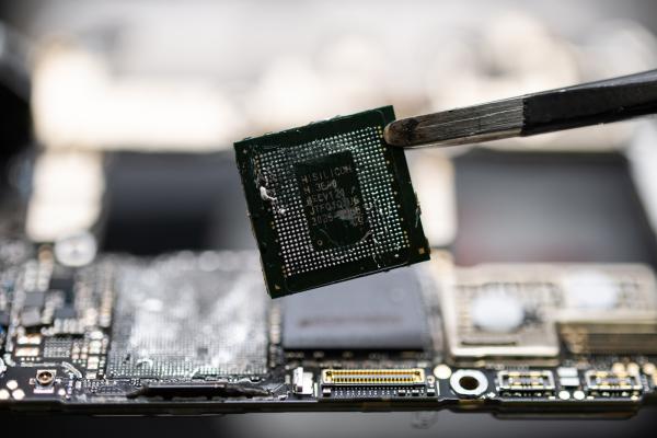 Guvernul american crede că Huawei blufează cu privire la cipurile sale 5G de pe Mate 60 Pro