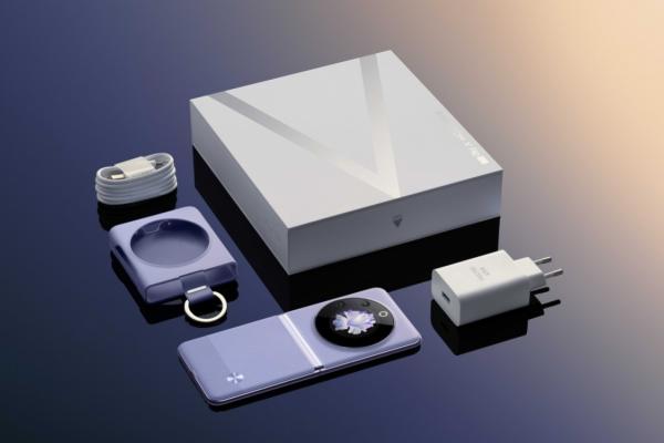 Tecno Phantom V Flip - Fotografii oficiale