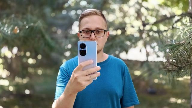 <b>Redacţia Mobilissimo îşi dezvăluie avatarurile noi, după o provocare #renoview cu Bokeh pe OPPO Reno 10 5G</b>OPPO a provocat nu doar comunitatea Mobilissimo, atunci când le-a propus să ne dea ca sarcini sau chiar misiuni trăznite legat de testele ce să le efectuăm în cazul lui eno10, ci ne-a propus și nouă, redactorilor să ne facem fotografii 
