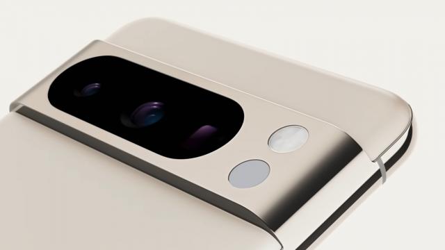 <b>O nouă zi, o nouă scăpare pentru Pixel 8 Pro; De această dată e comparat cu predecesorii săi, iar specificațiile camerei sunt confirmate</b>Google va prezenta oficial seria Pixel 8 pe 4 octombrie. Planul e bun, doar că în ultimele zile a avut loc o avalanșă de scăpări cu privire la noile telefoane de top din portofoliul Google. Au bifat leak-uri cu privire la specificații, imagini