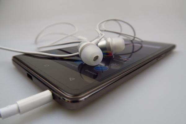 Allview X3 Soul Style: Multimedia excelentă în spate, decibeli în picaj în faţă