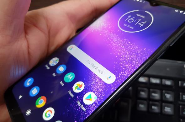 Luminozitate display Motorola One Macro și ecran văzut la microscop: Motorola-One-Macro_059.jpg