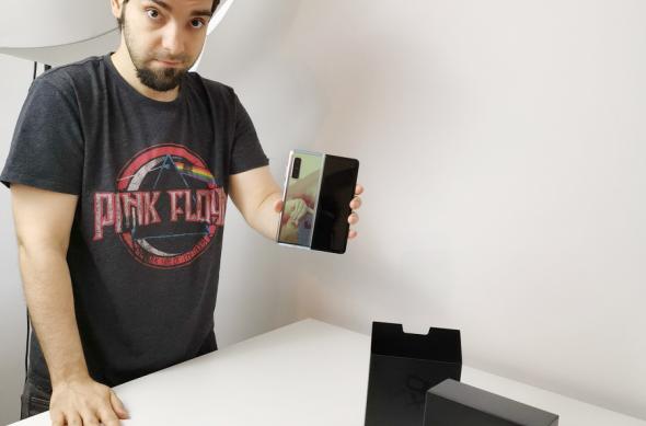 Unboxing Samsung Galaxy Fold (conținutul cutiei): Samsung-Galaxy-Fold_010.jpg