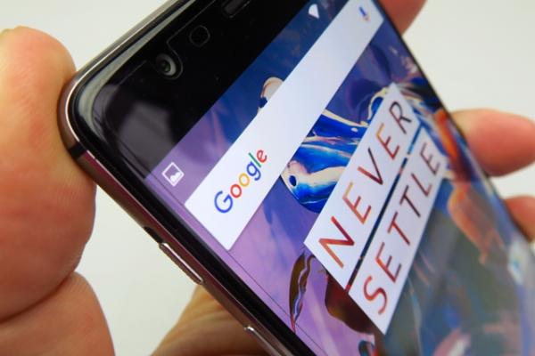 OnePlus 3 şi OnePlus 3T îşi primesc ultimele actualizări software; Avem link-urile de download