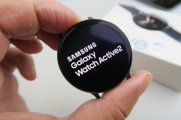 Unboxing Samsung Galaxy Watch Active 2 LTE (conținutul cutiei)