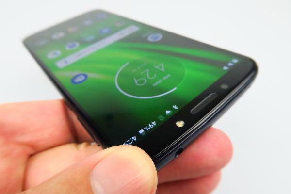 Motorola Moto G6 Play: Baterie de battery phone, deşi nu ai zice