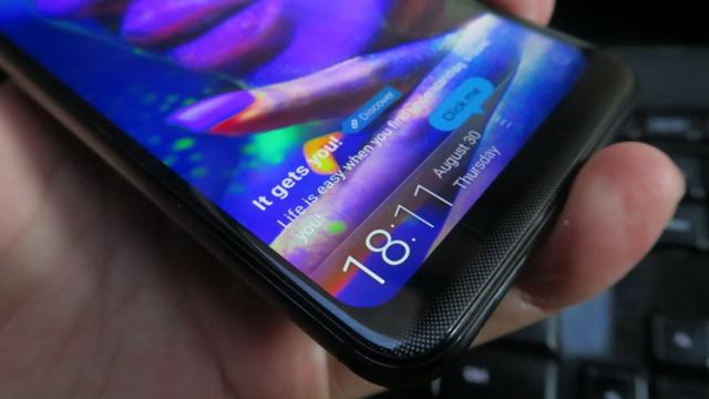 <b>Allview Soul X5 Unboxing: scoatem din cutie noua propunere midrange de la Allview, cu AI, Face Emoji, husă la pachet (Video)</b>Cel mai proaspăt smartphone de la Allview și anume modelul Soul X5 ajunge astăzi și pe masa noastră de teste, telefon pe care îl puteți vedea prezentat într-un unboxing detaliat. Acesta este noua propunere a brașovenilor pentru zona mid-range