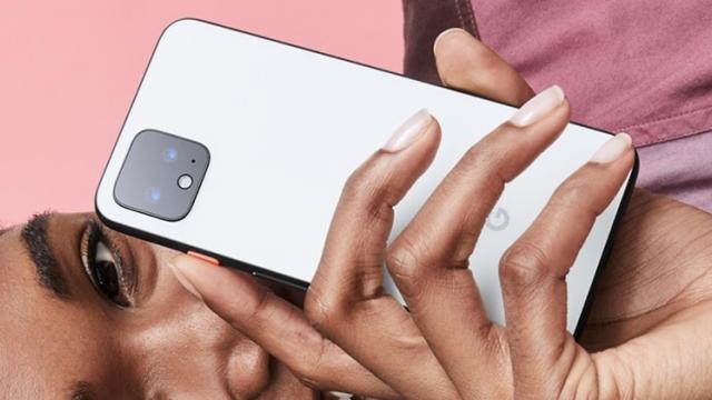 <b>Google Pixel 4 nu mai oferă stocare nelimitată în cloud pentru fotografiile tale la rezoluție originală</b>Ieri seară Google și-a prezentat cu mare fast noile telefoane Pixel 4 și Pixel 4 XL, device-uri despre care v-am vorbit în articole dedicate și detaliate aici, respectiv aici. Cum era de așteptat, nu toate noutățile au fost dezvăluite