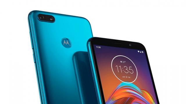 <b>Motorola Moto E6 Play este un nou telefon de buget, cu cameră singulară, format alungit; Vine pe 24 octombrie</b>După scăpări ale modelelor Motorola Moto G8 şi Moto G8 Plus, acum apare un leak, de această dată pentru un telefon Moto de buget. E vorba despre Moto E6 Play, pe care îl vedeţi în imaginile de mai jos şi care ar putea costa