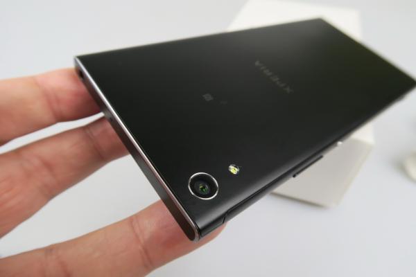 Sony Xperia XA1 Ultra Unboxing: Phablet de 6 inch pentru consum multimedia, vine cu super cameră selfie cu OIS (Video)