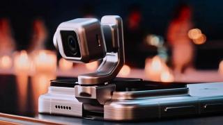 HONOR Robot Phone pleacă de la circa 6.700 de lei în China, dar în România ar putea sări de 10.000; l-ați cumpăra la acest preț? (Sondaj)