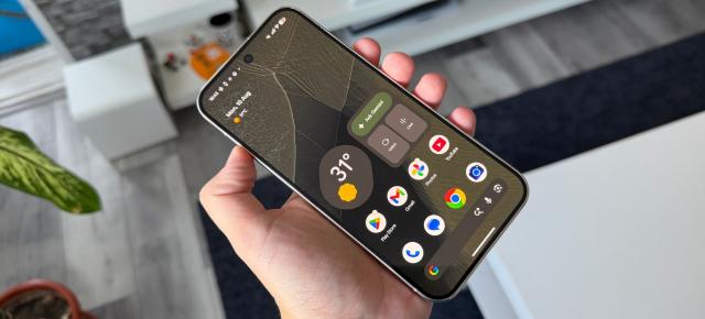 Google Pixel 11 Pro XL: Display care știe cu ce se mânâncă luminozitatea, fără probleme în zile foarte însorite