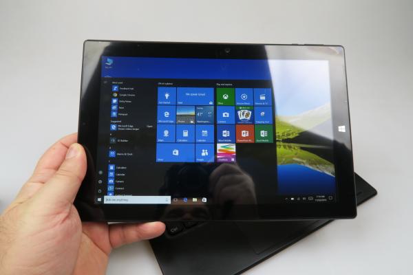 Onda OBook 20 Plus: Camera doar pentru Skype şi selfie