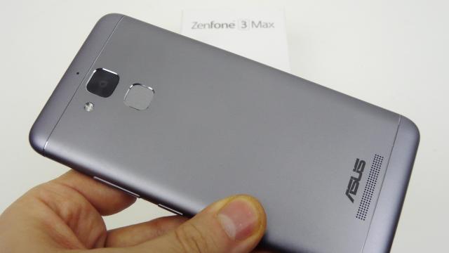 <b>ASUS ZenFone 3 Max Unboxing: probabil cel mai arătos battery phone de până acum (Video)</b>Battery phone-urile continua să evolueze şi pierd zeci de grame în greutate, devin mai arătoase şi oferă dotări moderne, plus baterii generoase într-un format compact mai nou. Printre ele se numără şi ASUS ZenFone 3 Max, pe care îl scoatem din cutie mai..